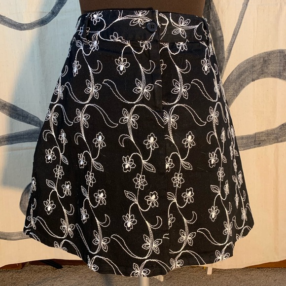 Cato Pants - SKORT by Cato, embroidered and stretchy ❤️